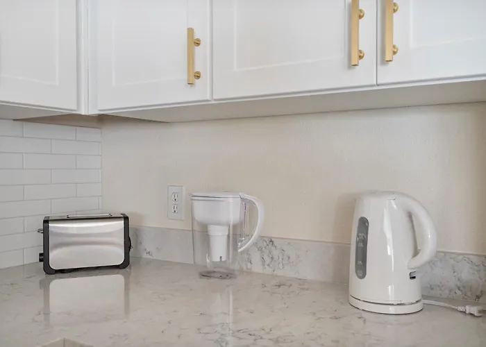 Apartment Cozy With Free Parking And Pool *